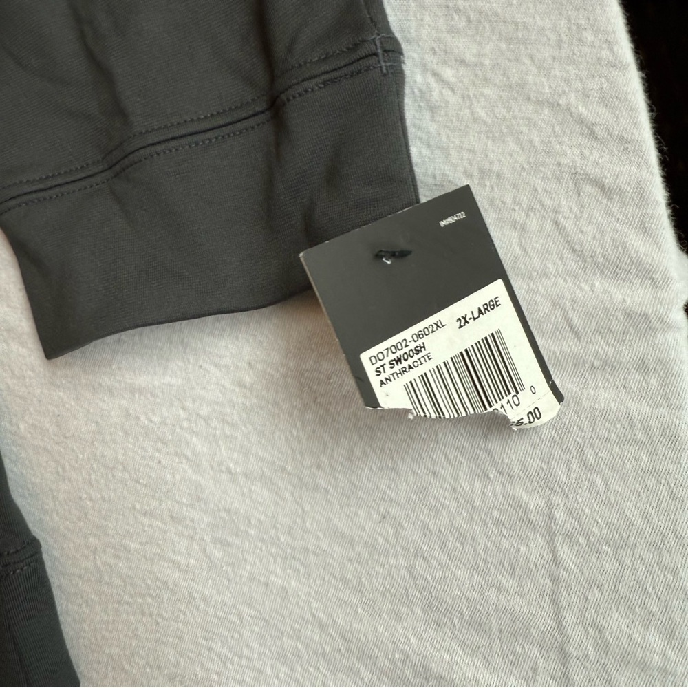 NWT Nike men's 2XL Black Quarter-Zip Pullover - Picture 3 of 4